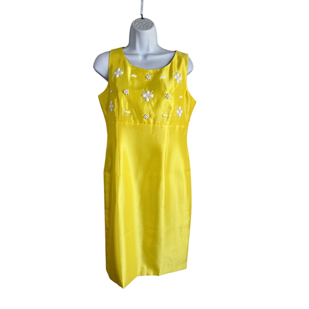 Kasper Yellow Satin‎ Sheath Dress Floral Applique Mod 60s Jackie O Size 6 Office - Picture 2 of 9